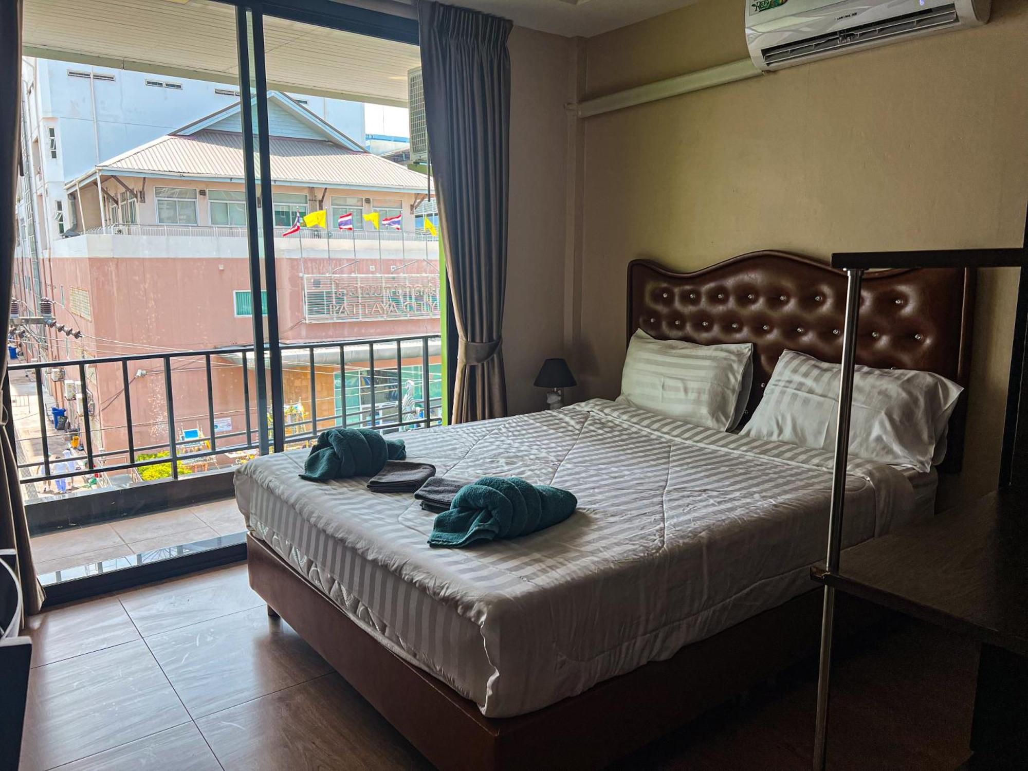 Smyrna Apartment Pattaya Exterior foto